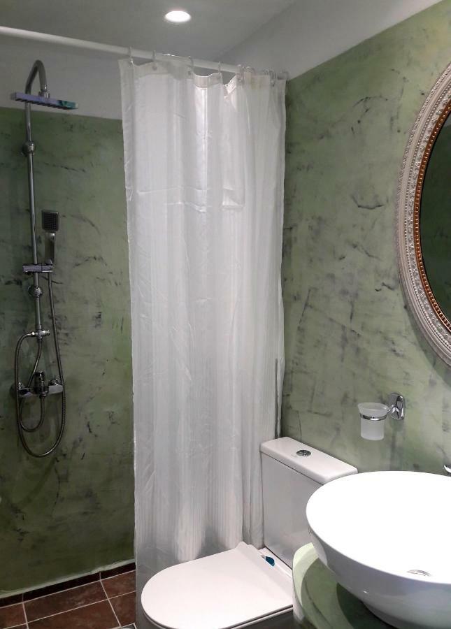 איוס חורה George'S Place מראה חיצוני תמונה